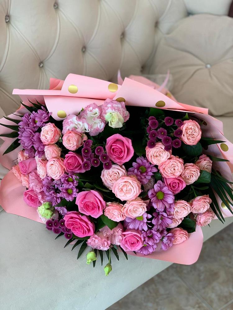 Букет цветов из: Хризантемы, Розы и Лизиантусы в Чернолучинском