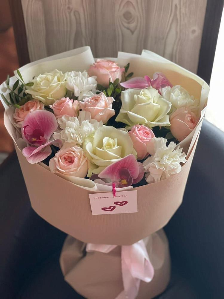 Букет цветов из: Орхидеи, Розы и Гвоздики в Чернолучинском