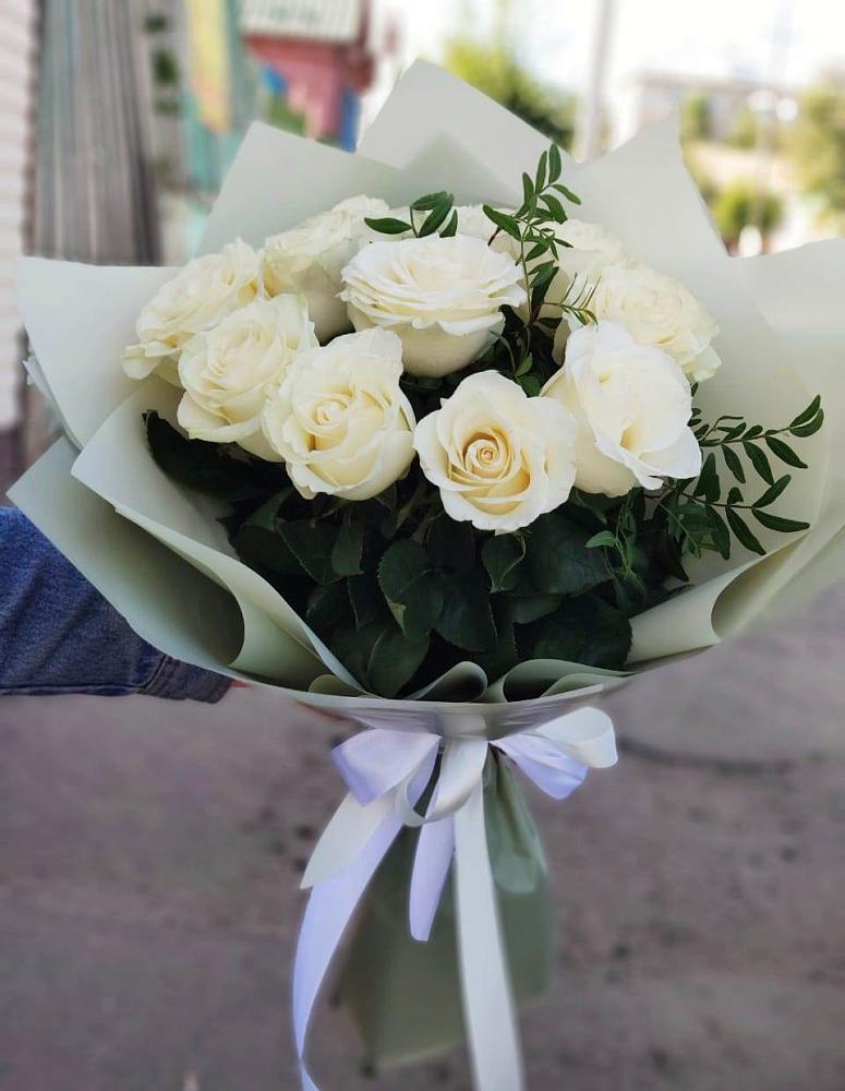 Букет Белые розы Проуд в Чернолучинском