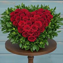 Цветочная композиция из Розы в виде сердца в Чернолучинском