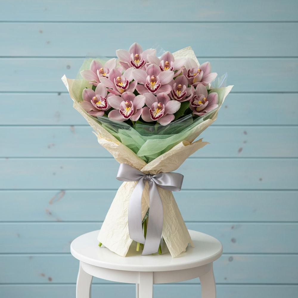 Букет цветов из: Орхидеи и Розы в Чернолучинском