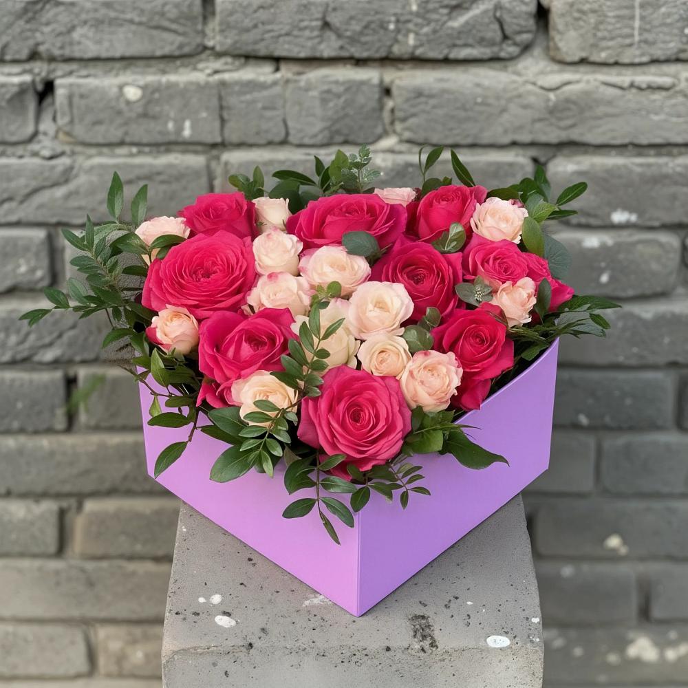 Цветочная композиция из Розы в коробке в Чернолучинском
