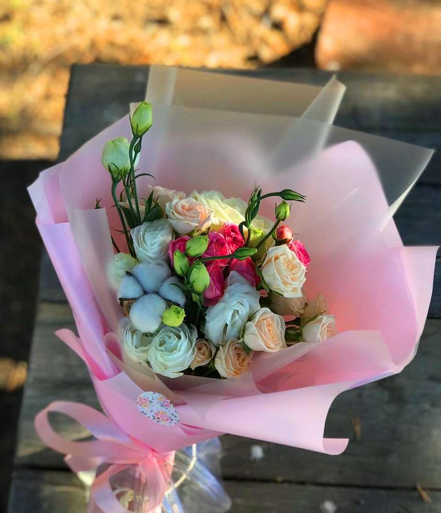 Букет цветов из: Розы и Лизиантусы в Чернолучинском