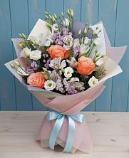 Букет цветов из:  Лизиантусы, Розы, Альстромерии и Гипсофила в Чернолучинском