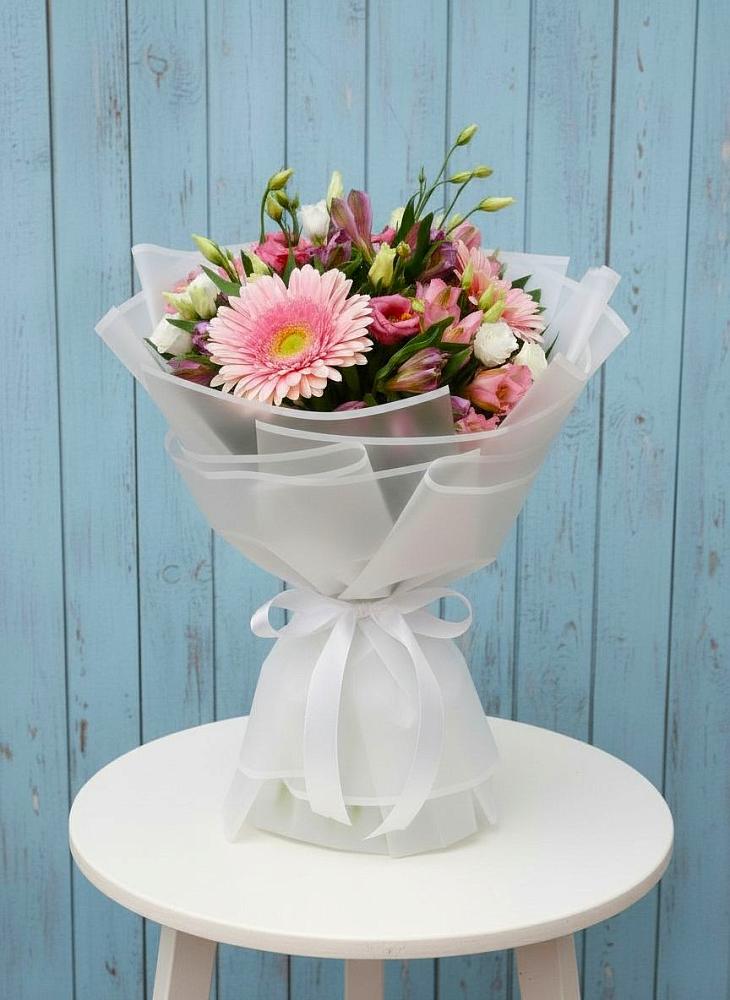 Букет цветов из: Герберы, Альстромерии и Лизиантусы в Чернолучинском