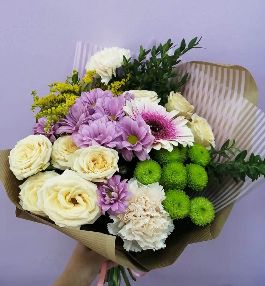 Букет цветов из: Хризантемы, Розы, Гвоздики и Герберы в Чернолучинском