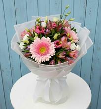 Букет цветов из:  Герберы, Альстромерии и Лизиантусы в Чернолучинском