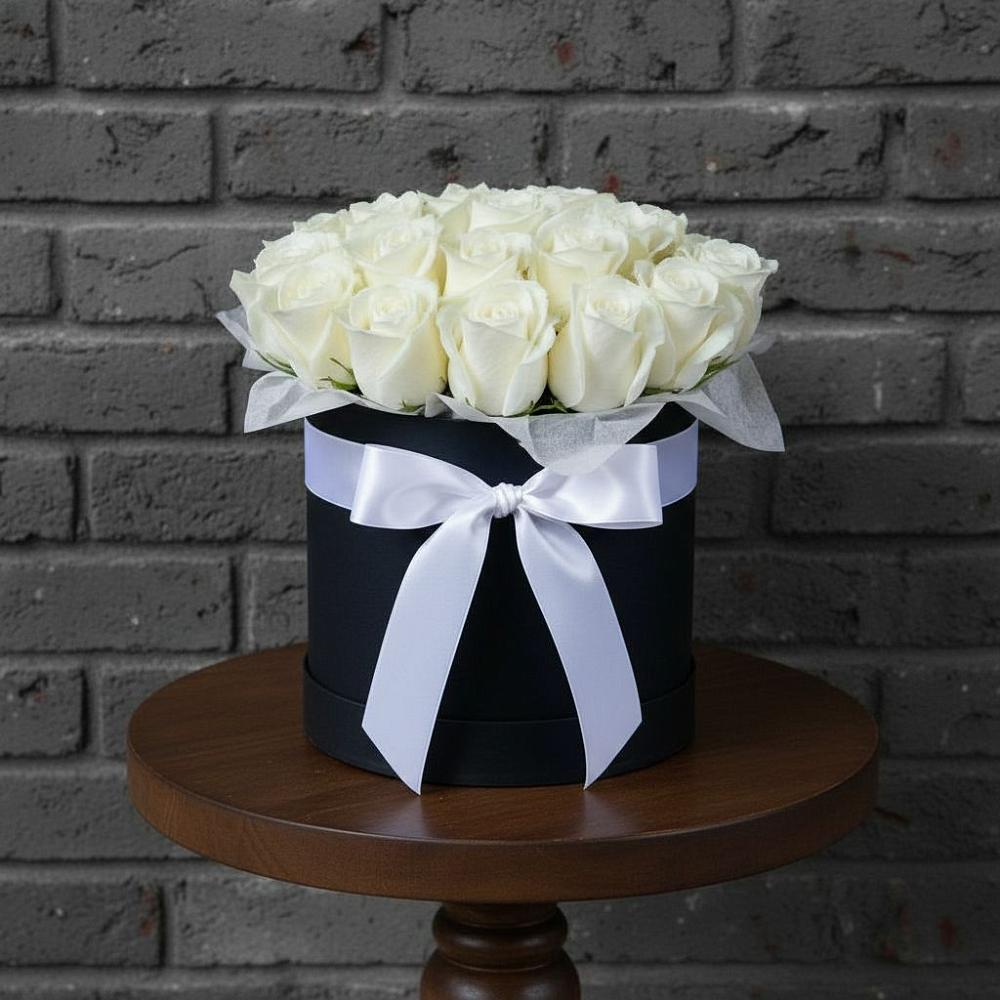 Цветочная композиция из Розы в шляпной коробке в Чернолучинском