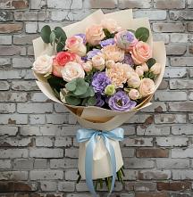 Букет цветов из:  Розы, Лизиантусы и Гвоздики в Чернолучинском
